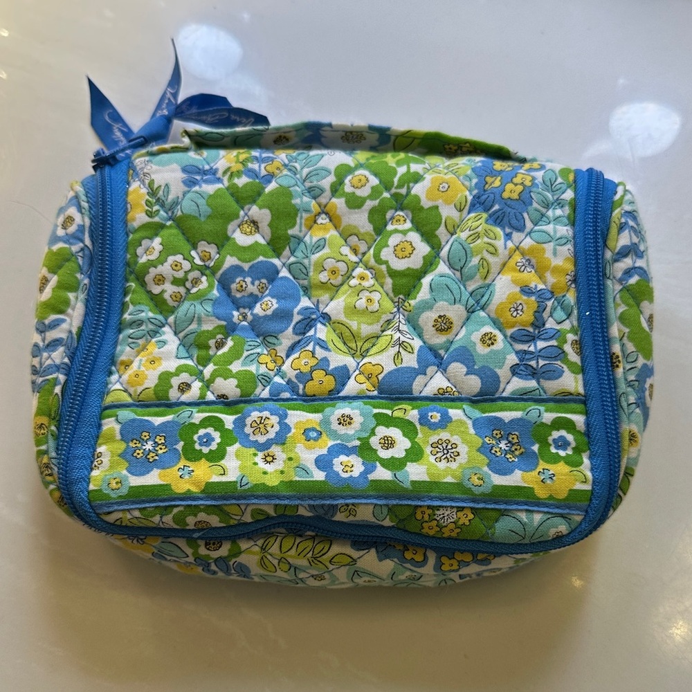 Vera Bradley Blue and Green Floral Cosmetic Bag - Travel Hook